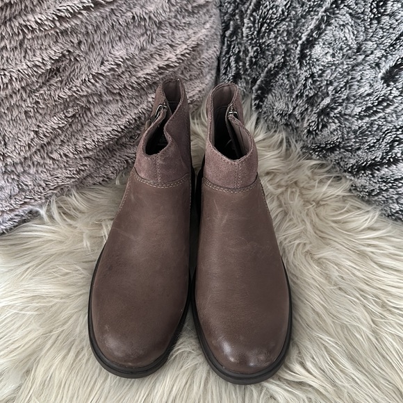 NEW UGG HARRISON ZIP - Picture 6 of 12